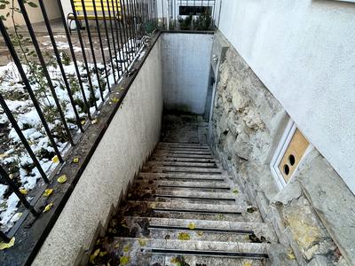 комерційна за адресою Джерельна вул., 36