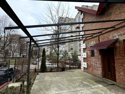 комерційна за адресою Струмок вул., 24
