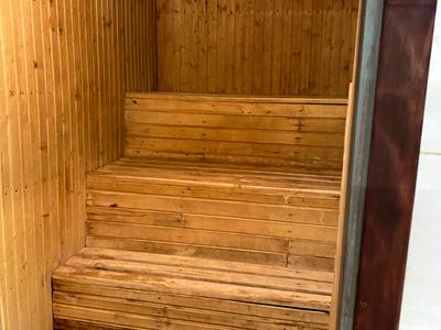 комерційна за адресою Соборності вул., 142