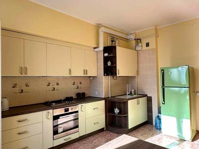 квартира за адресою Шота Руставелі вул., 10