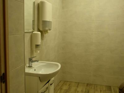 комерційна за адресою Михайла Максимовича вул. (Онуфрія Трутенка), 24