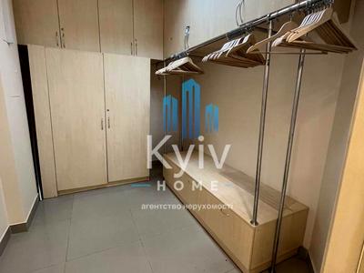 комерційна за адресою Басейна вул., 7