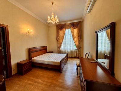 квартира за адресою Олекси Новаківського вул., 8