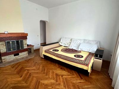 будинок за адресою Шептицького, 1