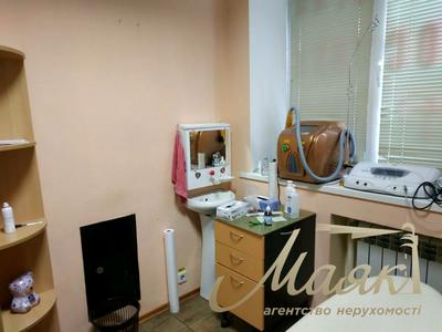 комерційна за адресою Михайла Бойчука вул. (Кіквідзе), 18-А