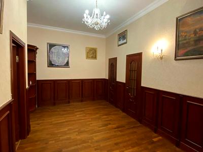 квартира за адресою Хрещатик вул. (Kreschatic), 15