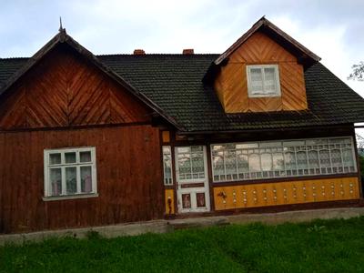 будинок за адресою с. Середній Березів, Петрунівка, 1