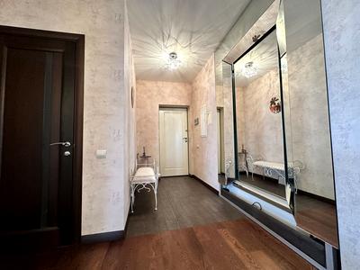 квартира за адресою Дніпровська набережна вул., 1