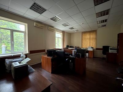 коммерческая по адресу Броварська, 1а