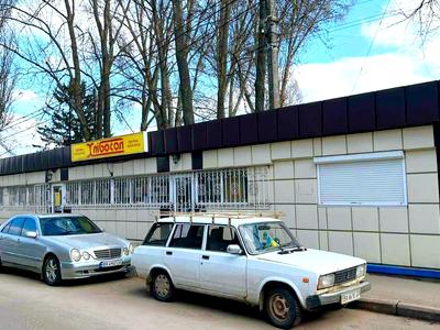 коммерческая по адресу Будівельників ул., 23/2