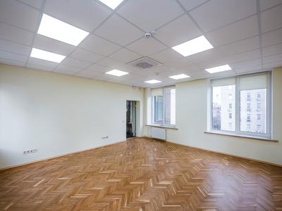 комерційна за адресою Антоновича вул. (Горького), 29