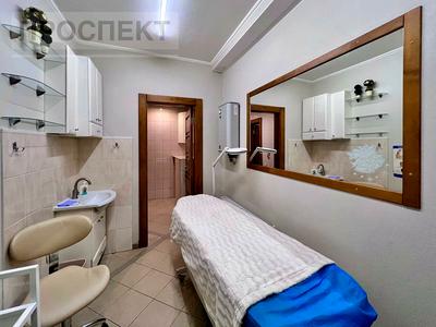 комерційна за адресою Харківська вул., 3/2