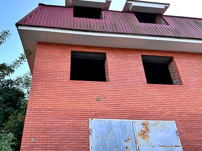 комерційна за адресою Освіти вул., 4в