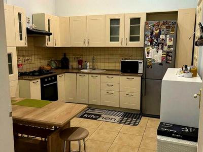 квартира за адресою Дорошенка П., 44