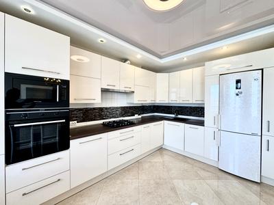 квартира за адресою Залізнична вул., 1