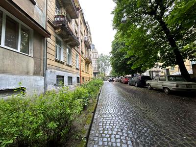квартира за адресою Юліана Захарієвича вул., 2