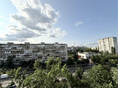 квартира за адресою Ореста Левицького вул. (Академіка Курчатова), 8