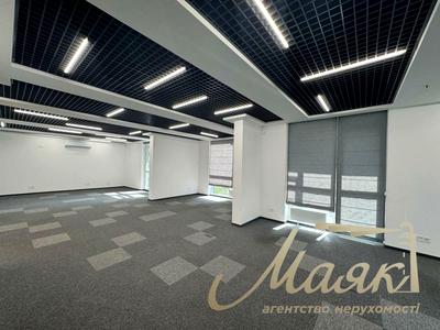 комерційна за адресою Джона Маккейна вул. (Івана Кудрі), 1