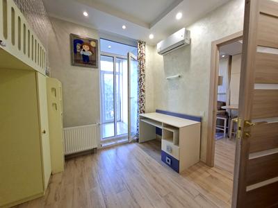 квартира за адресою Регенераторна вул., 4