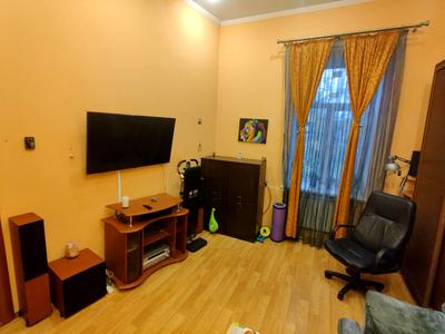 квартира за адресою Євгена Чикаленка вул. (Пушкінська), 43