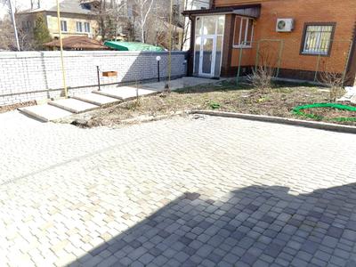 будинок за адресою Михайла Грушевського вул. (Карла Лібкнехта), 35