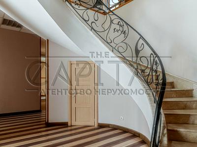 комерційна за адресою Саксаганського вул., 67