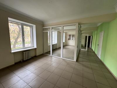 комерційна за адресою Дніпропетровське шосе, 14