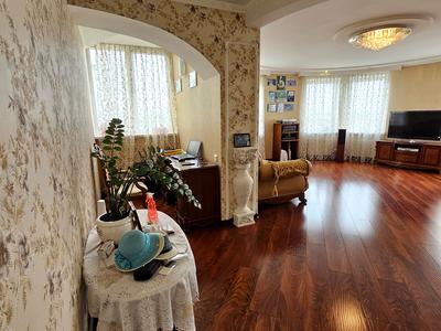 квартира за адресою Старицького вул., 20