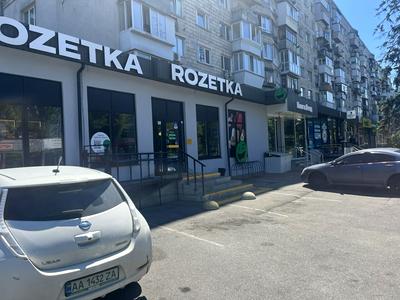 комерційна за адресою Русанівська набережна вул., 4