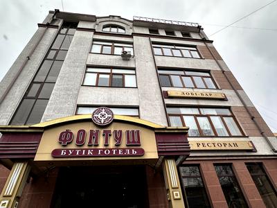 комерційна за адресою Чорновола вул., 82