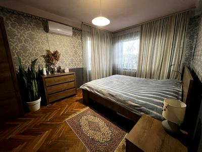 квартира за адресою Азербайджанська вул. (Бакинських Комісарів), 2