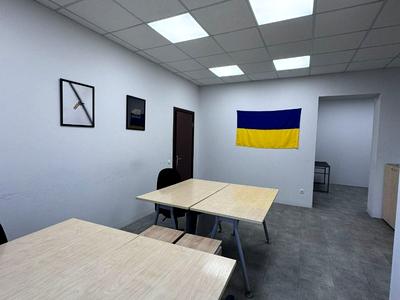 комерційна за адресою Лесі Українки бульв., 6