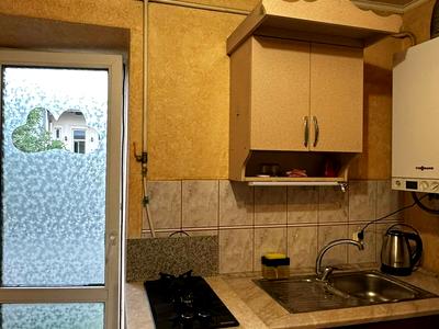 квартира за адресою Євгена Коновальця вул. (), 10