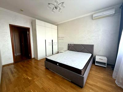 квартира за адресою Дніпровська набережна вул., 23