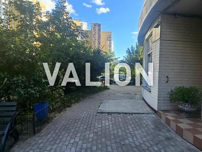 квартира за адресою Анни Ахматової вул., 45