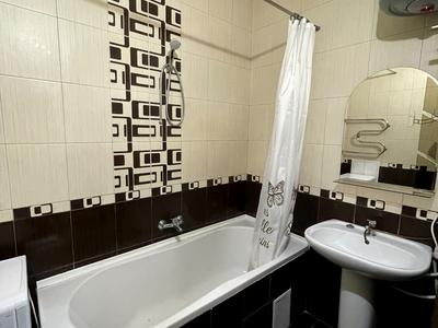 квартира за адресою Сім'ї Кульженків вул. (Петра Дегтяренка), 33
