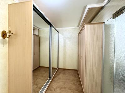 квартира за адресою Левка Лук'яненка вул. (Василя Жуковського), 18