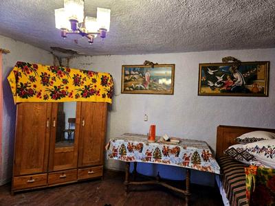 будинок за адресою с. Середній Березів, Петрунівка, 1