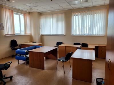 коммерческая по адресу Гончарівський бульв. (Конева), 4