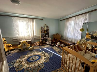 будинок за адресою Головна