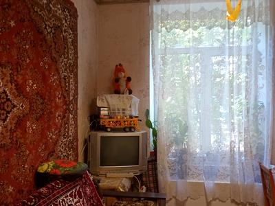 квартира за адресою Євгена Коновальця пров. (Урицького), 2