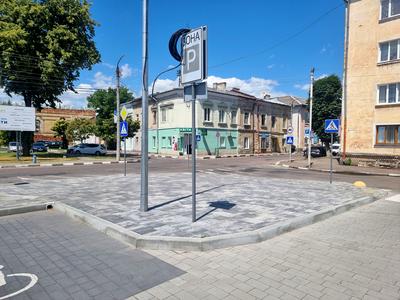 комерційна за адресою Успенська вул., 10