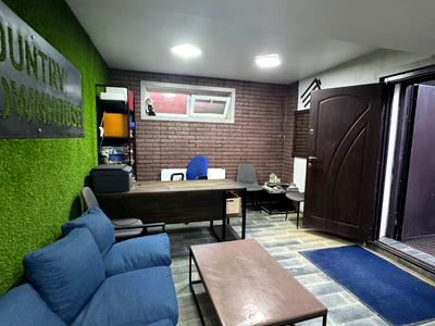 комерційна за адресою Центральна вул., 51-В