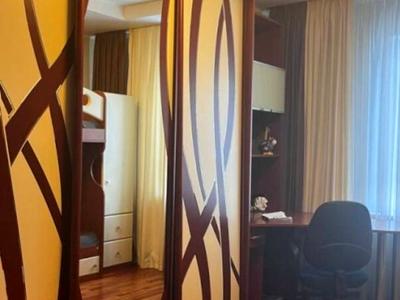 квартира за адресою Драгоманова вул., 8