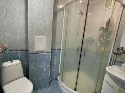 квартира за адресою Лаврська вул. (Січневого Повстання), 4