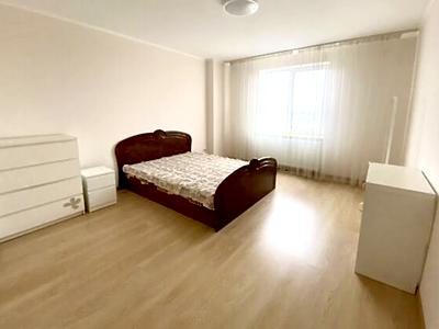 квартира за адресою Довженка вул., 12