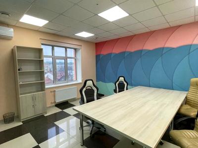 комерційна за адресою Джорджа Вашингтона вул. (Батальна), 1