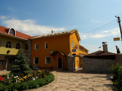 комерційна за адресою Центральна, 126
