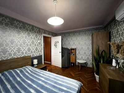 квартира за адресою Азербайджанська вул. (Бакинських Комісарів), 2