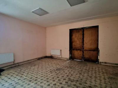 комерційна за адресою смт. Нова Водолага, Грушевського, 1